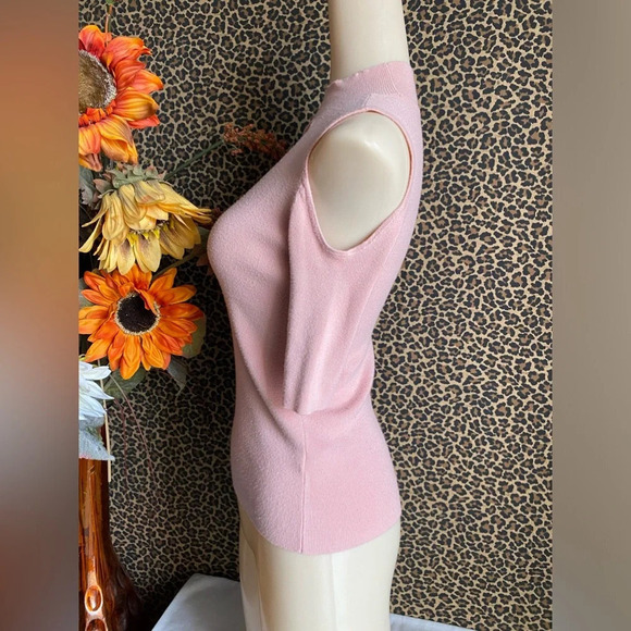 🦋B2G1🦋EXPRESS Key Hole Short Sleeved Mock Neck Sweater | SMALL | - Picture 2 of 8